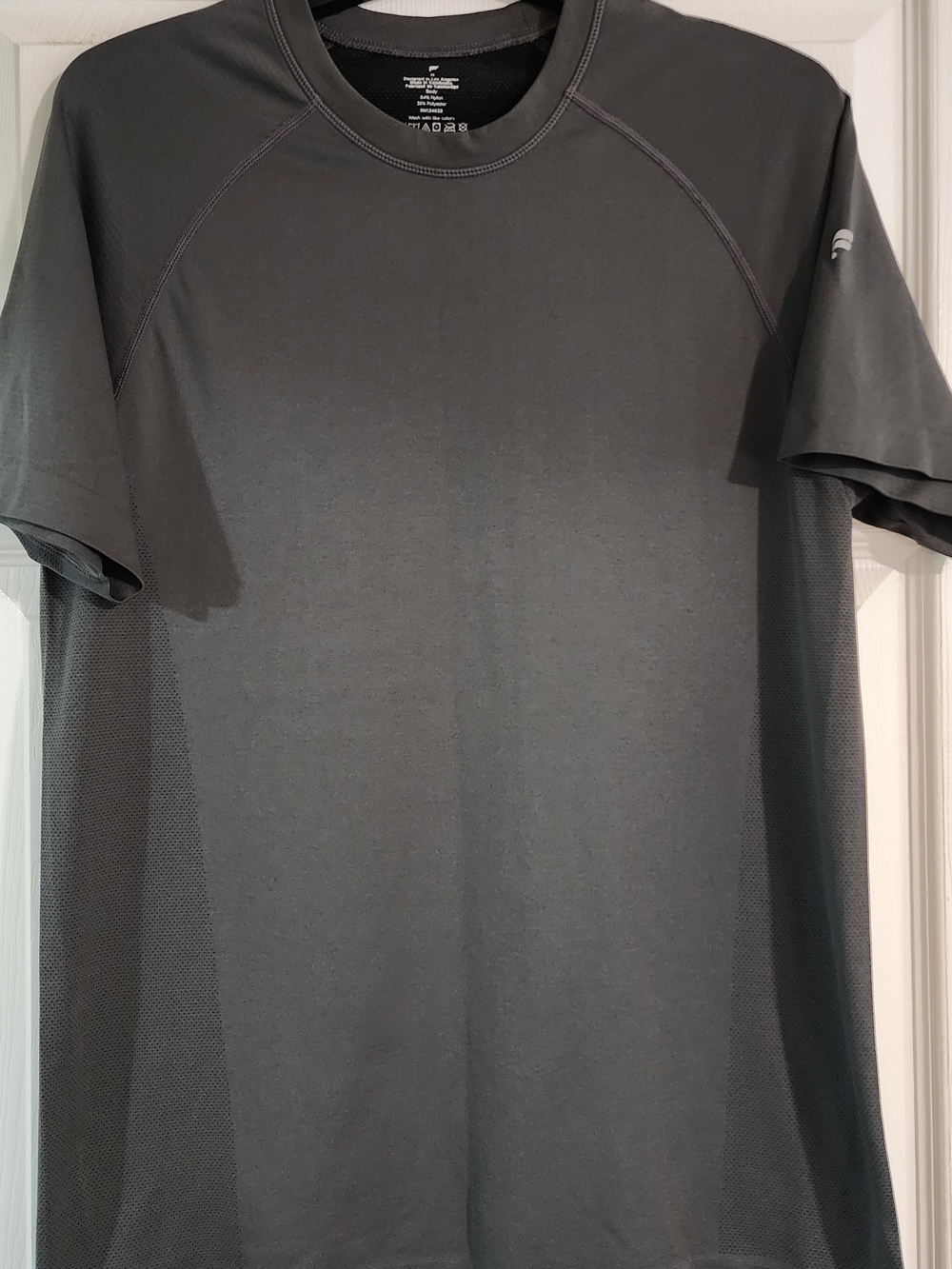 Fabletics Men's Short-Sleeve Performance Tee — Charcoal